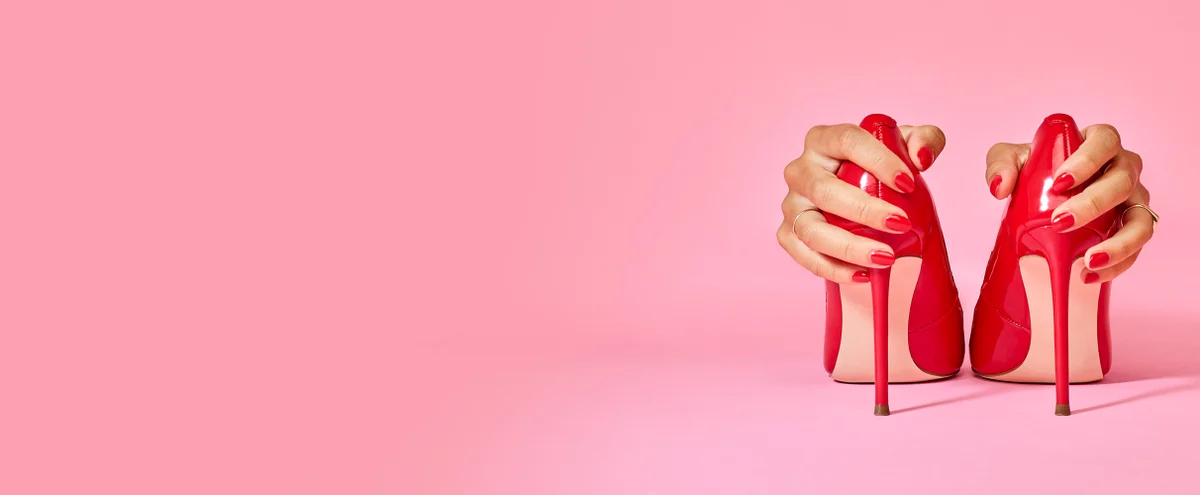 hero - hakken - roze - beauty - handen - still - loes de boer
