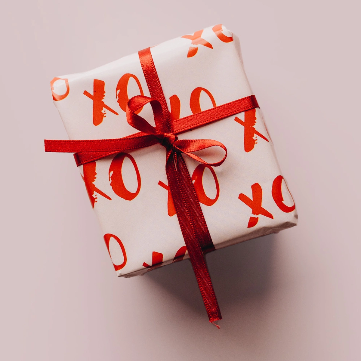 header - cadeautje - inpakken - pexels