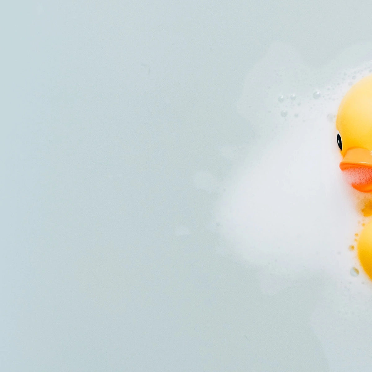 hero - bad - baby - speelgoed - wassen - unsplash