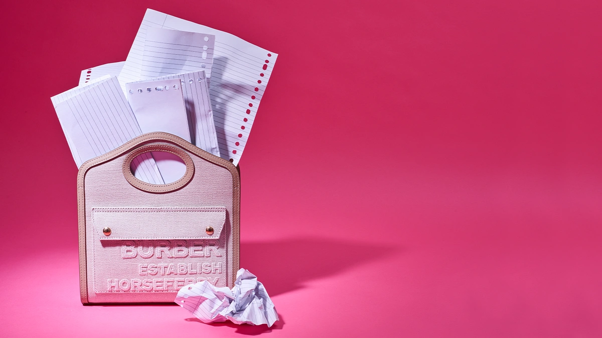 Vacature - customer service - tas met papieren