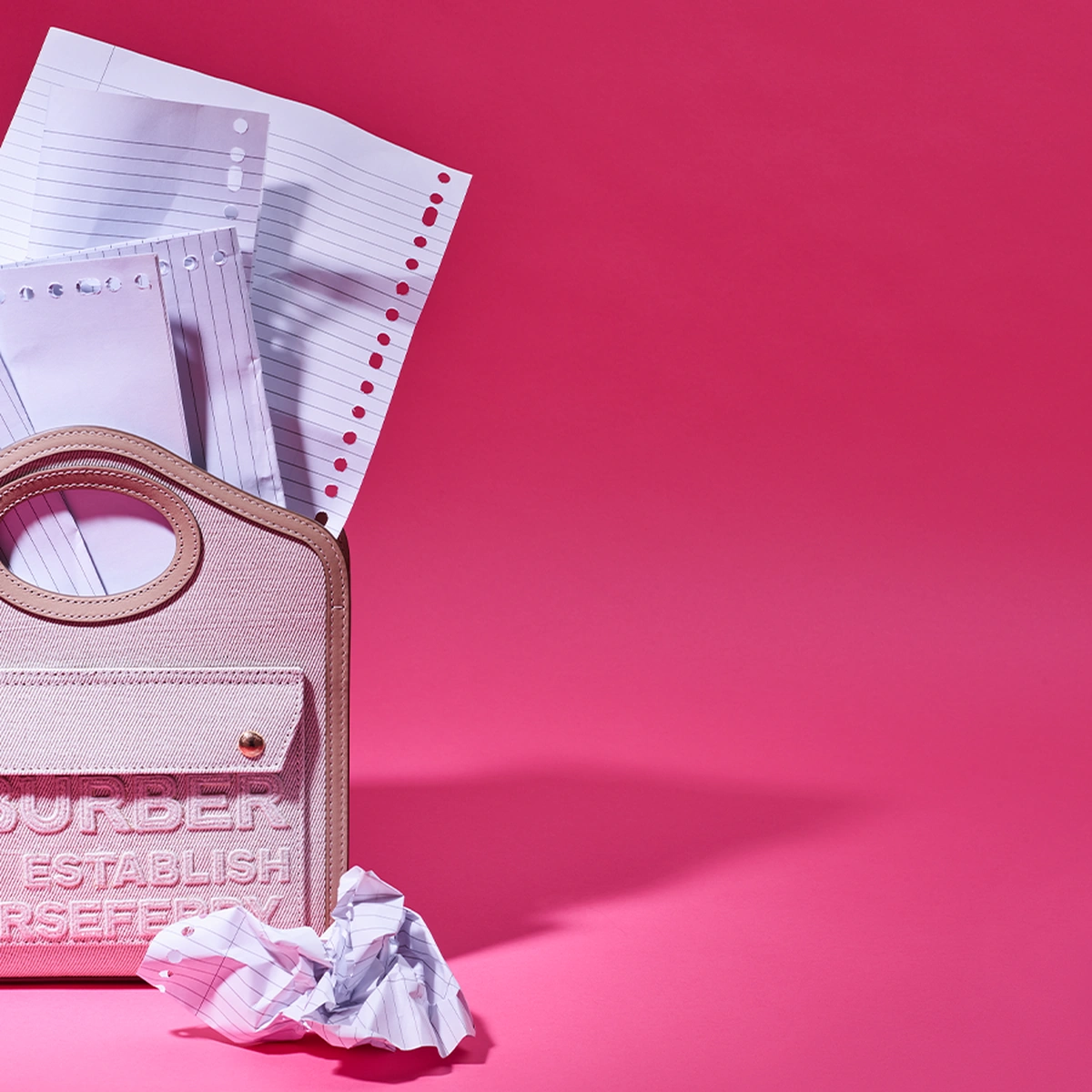 Vacature - customer service - tas met papieren