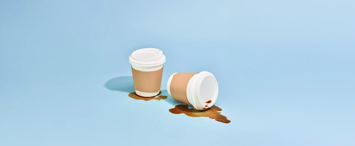 Editie 06 - Stills - B&M verhaal 2 Carriere en Geld - Blauw - Koffie - Tom ten Seldam - Styling Cheri van Rijn - Header