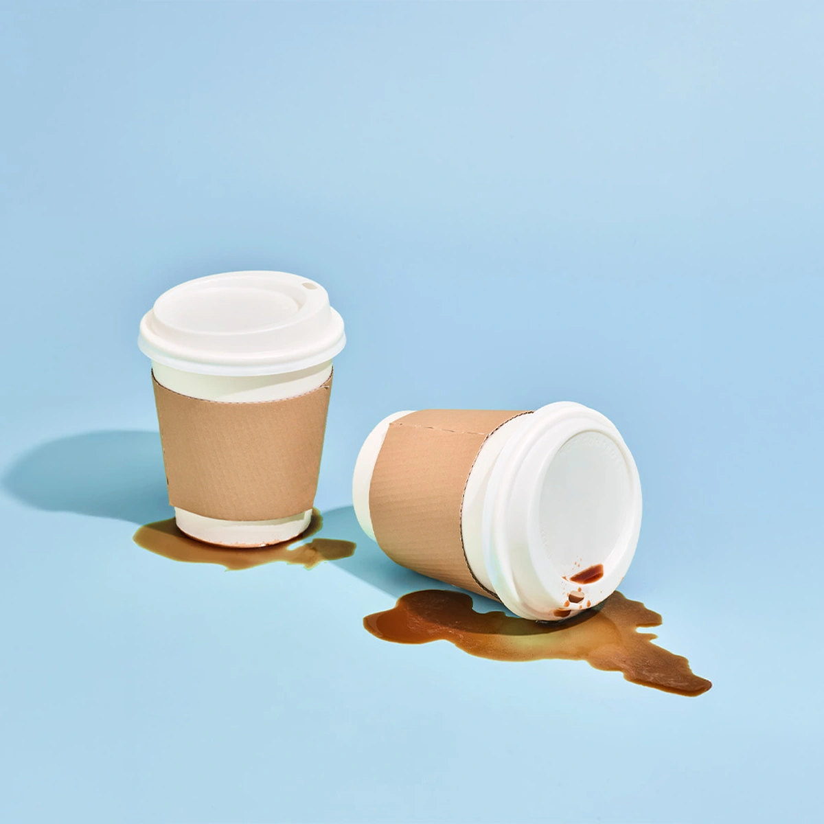 Editie 06 - Stills - B&M verhaal 2 Carriere en Geld - Blauw - Koffie - Tom ten Seldam - Styling Cheri van Rijn - Header