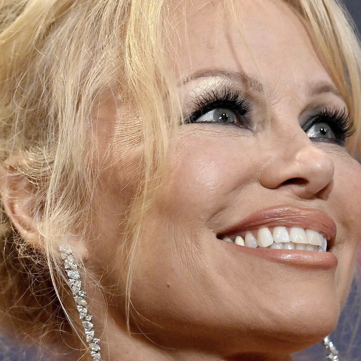 Header 2 - Pamela Anderson - BrunoPress