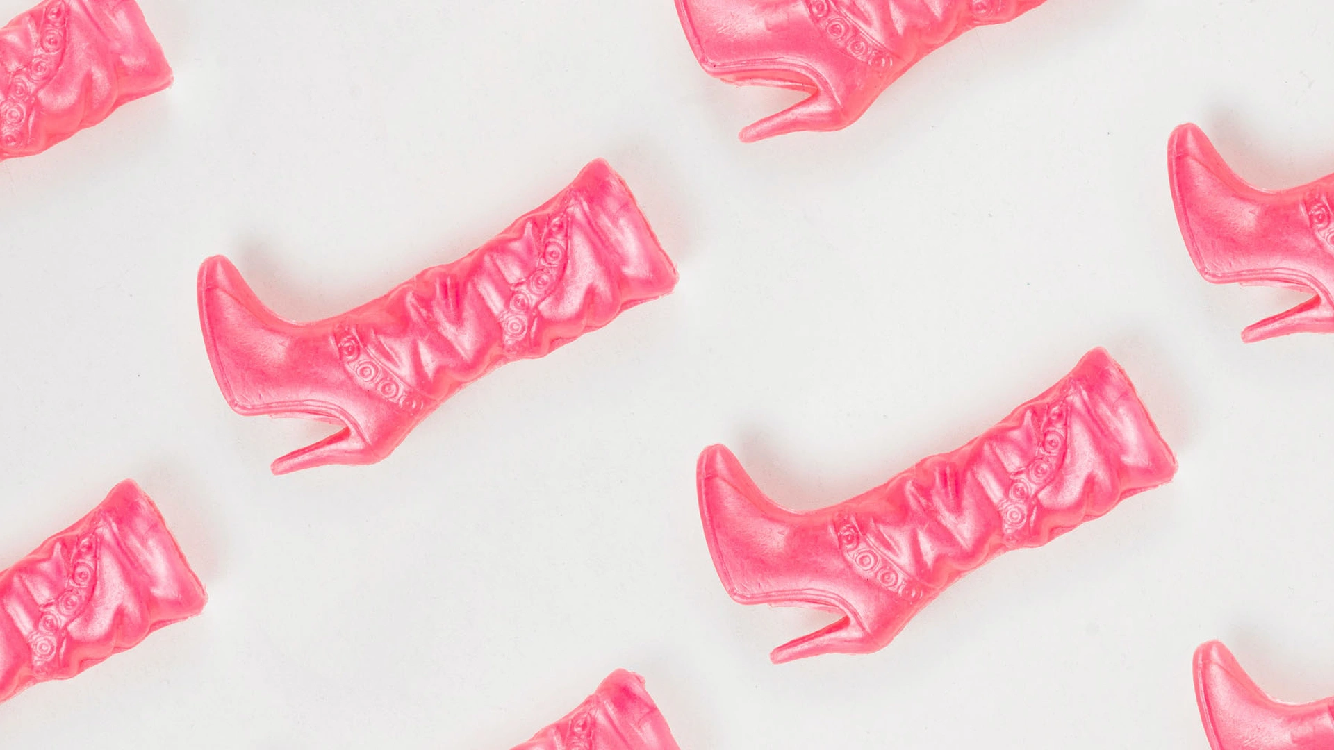 header - schoenen - roze - hakken - barbie - pexels
