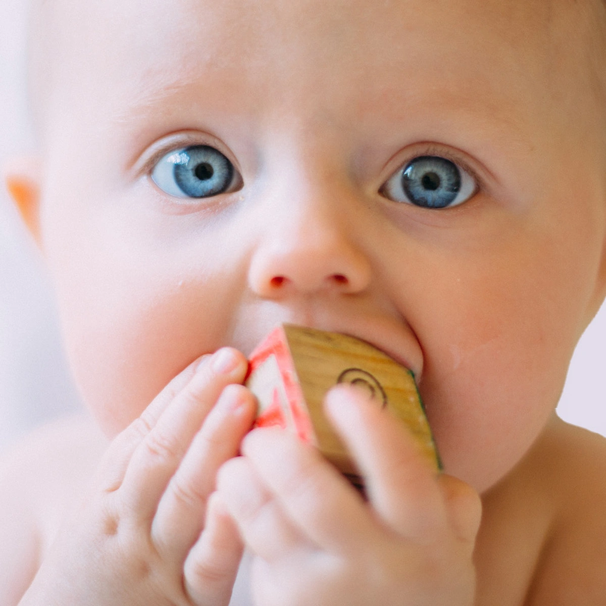 header - baby - praten - unsplash