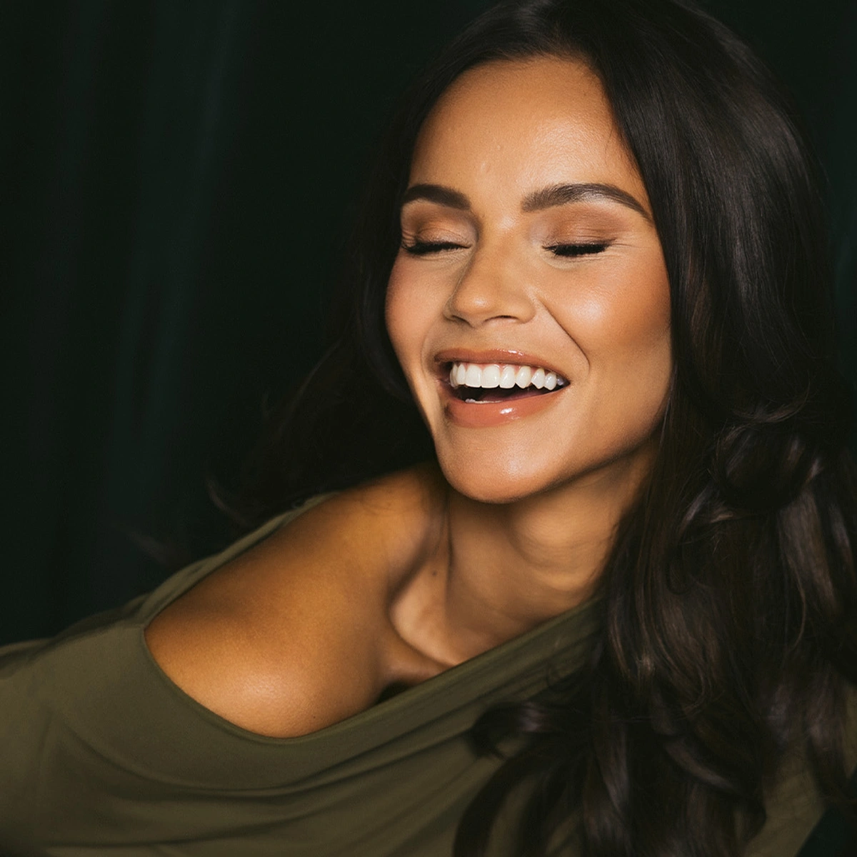 Monica Geuze lachend