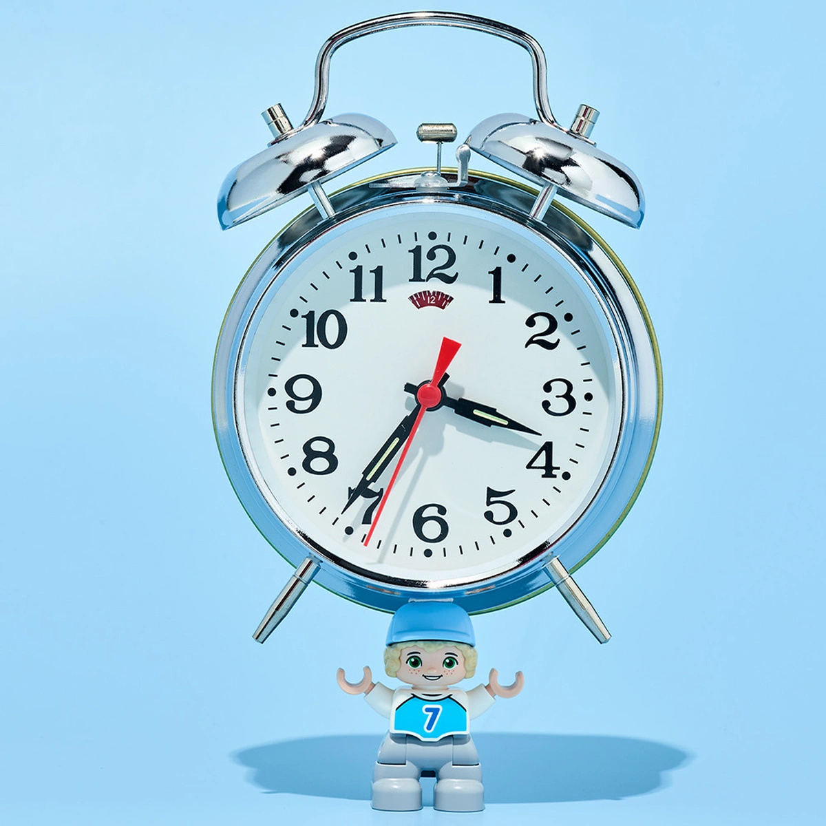 header - wekker - tijd - cijfers - speelgoed - klok - tom ten seldam