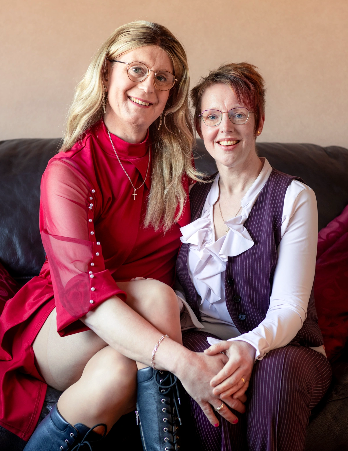 Julia ging tijdens haar relatie in transitie: ‘ik dacht: Esther gooit me eruit, want zij wil een vent, geen vrouw’