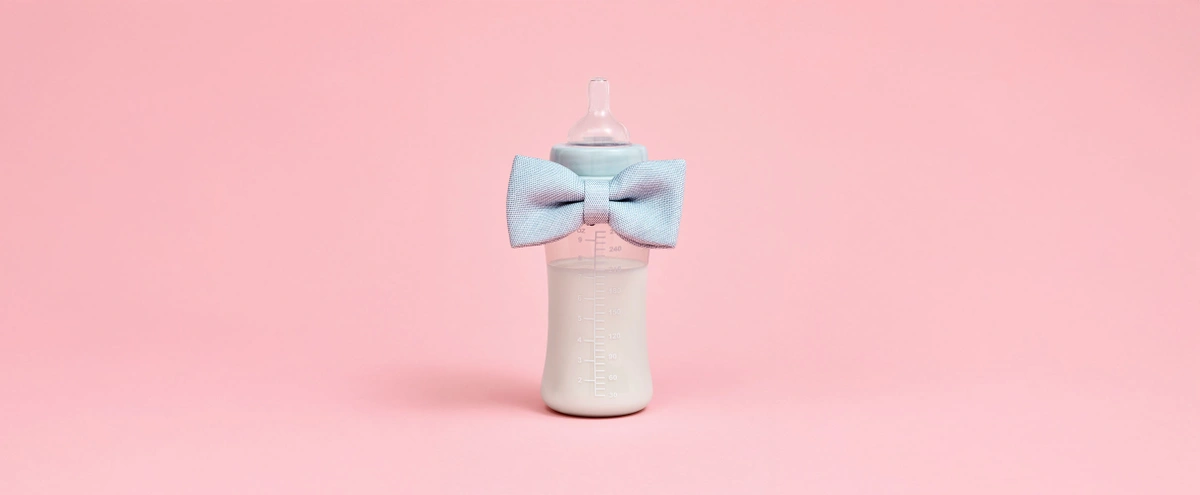 Editie 06 - Stills - B&M verhaal 4 Mama - Roze - Fles - Strik - Melk - Tom ten Seldam - Styling Cheri van Rijn - Header