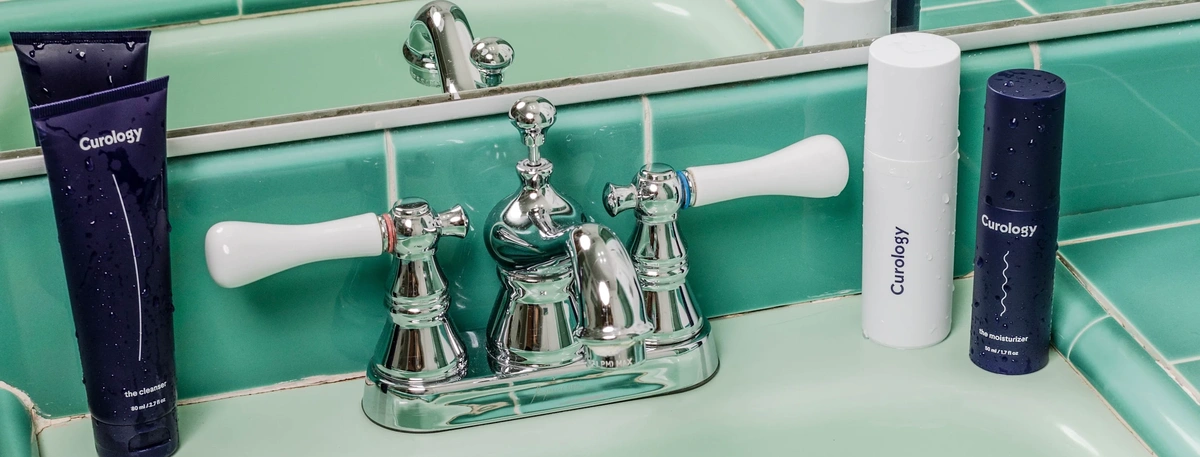 Header - badkamer - kraan - douche - bad - beauty - Unsplash