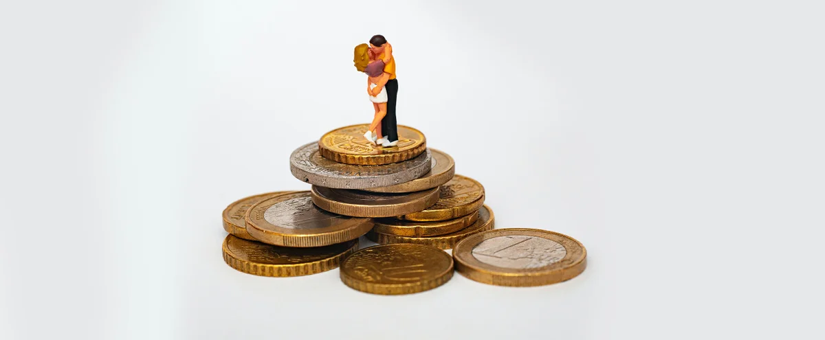 header - koppel - geld - zoen - unsplash
