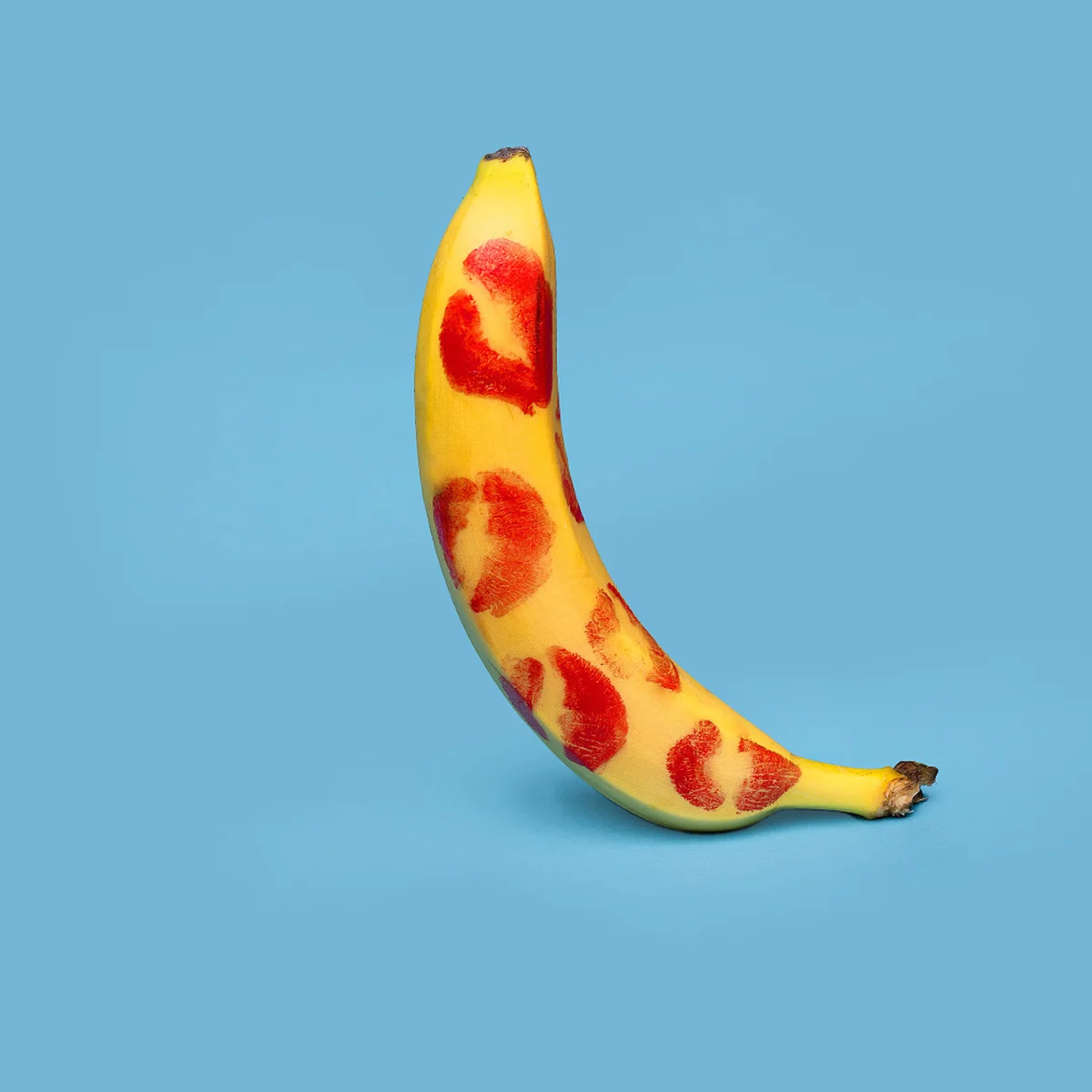 Banaan met lippenstift