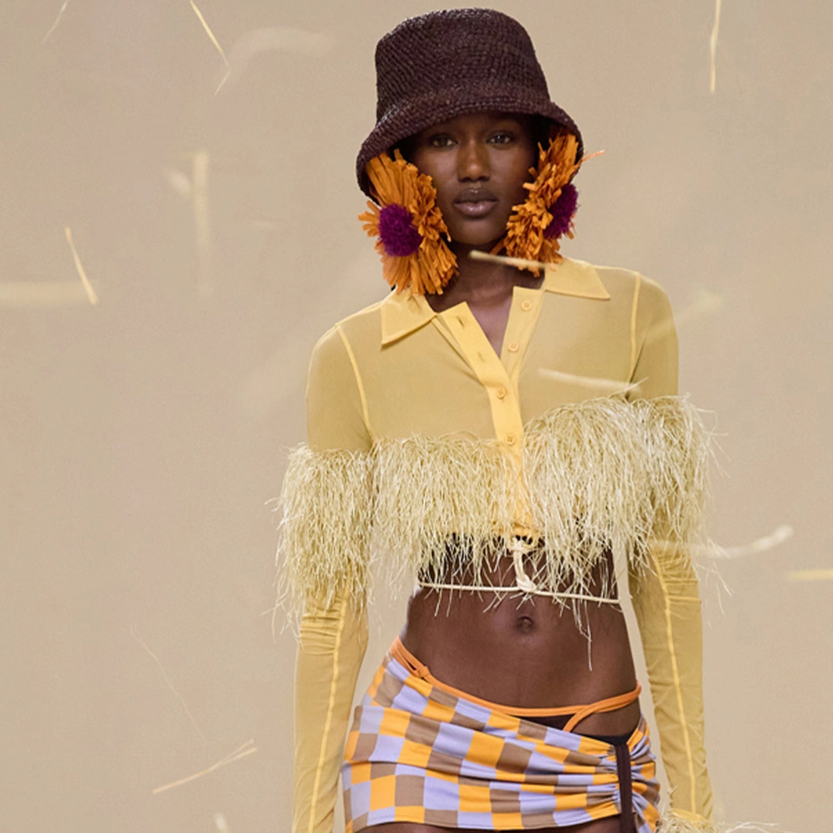 header -bloemoorbellen - fashion - mode - Jacquemus