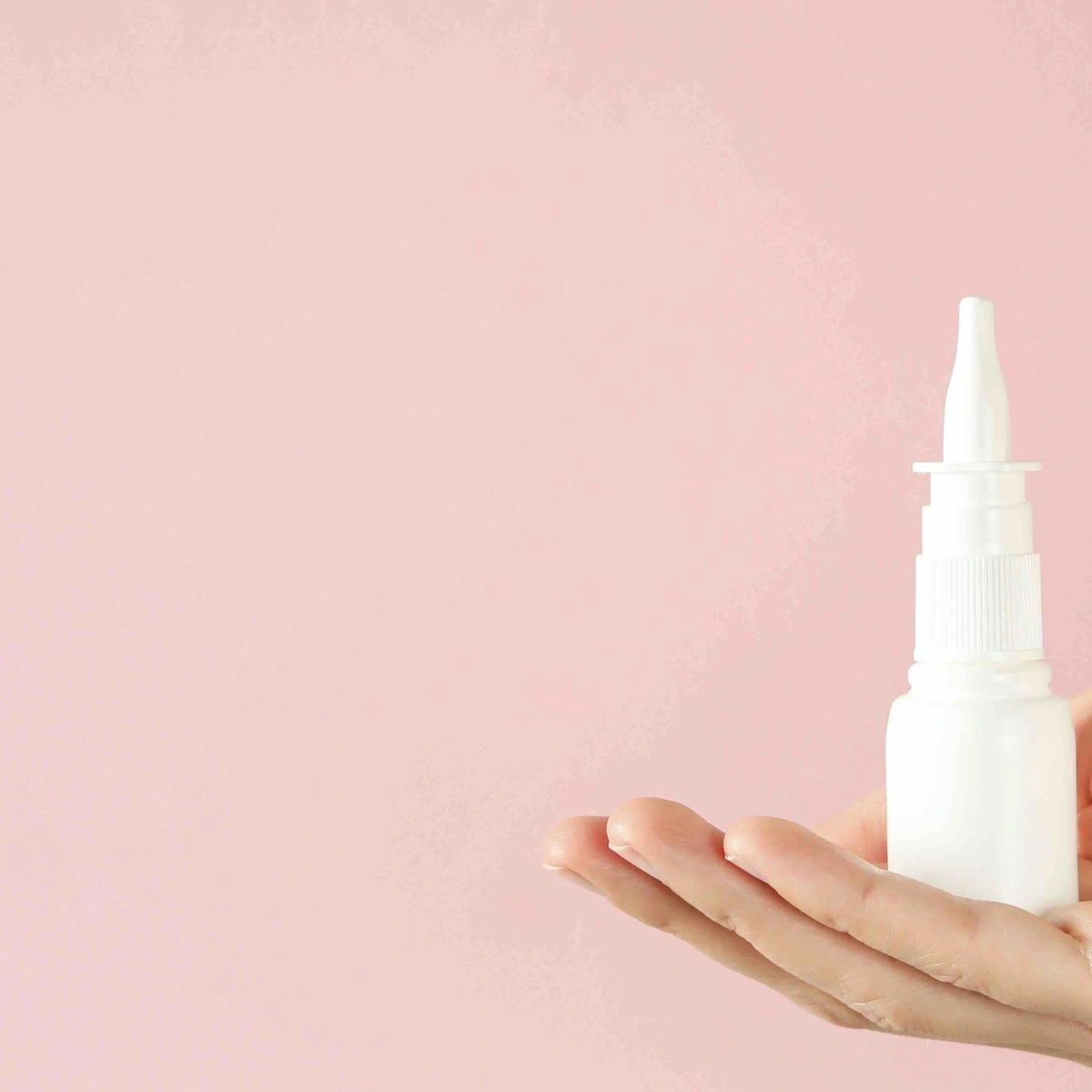 Neusspray, verkouden, niezen, Shutterstock