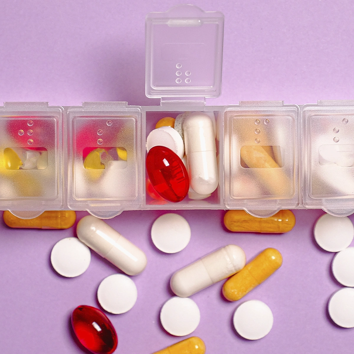 header pillen - vitaminen - pexels anna-shvets-1