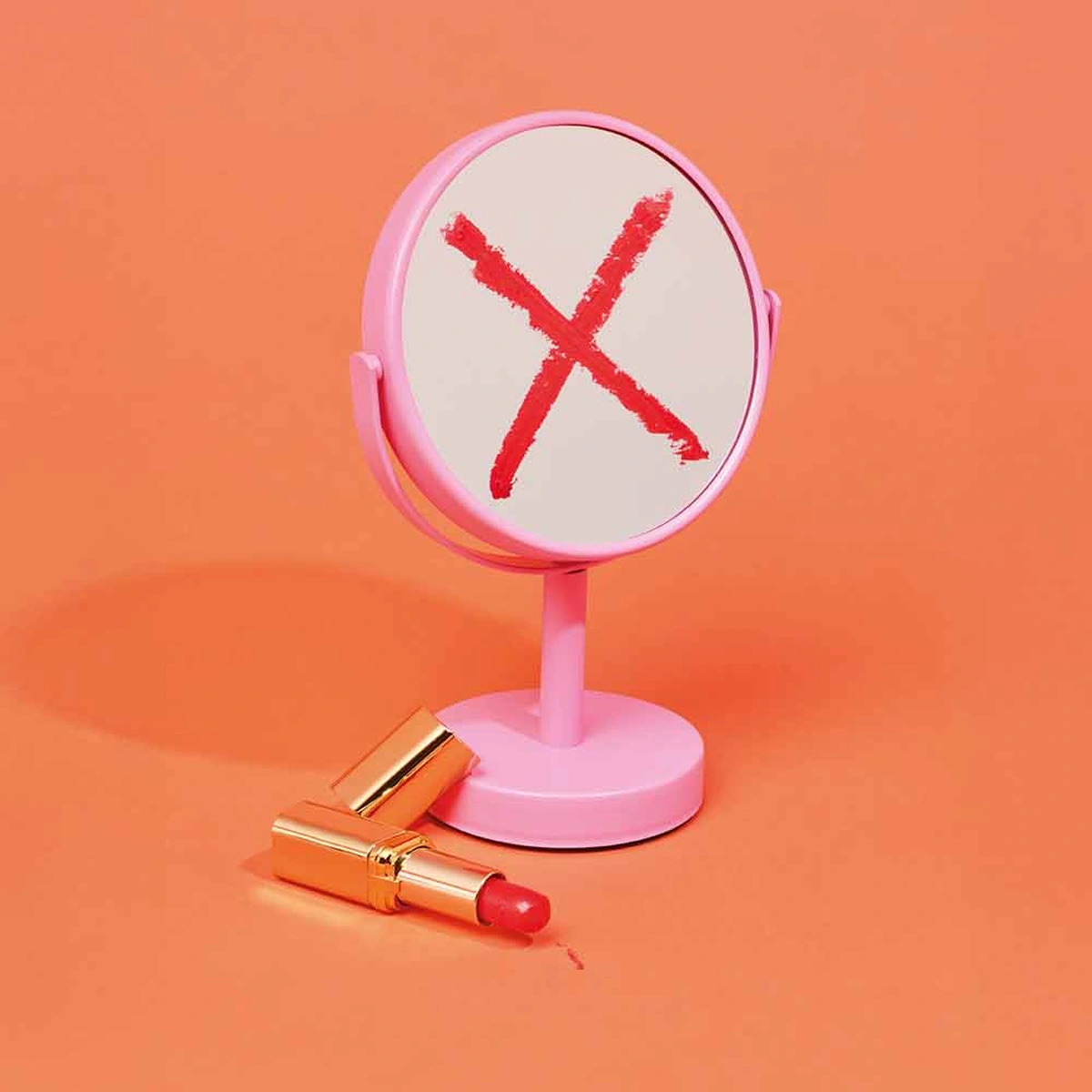 Editie 06 - Stills - B&M verhaal 1 Psyche - Oranje - Spiegel - Lippenstift - Tom ten Seldam - Styling Cheri van Rijn - Header