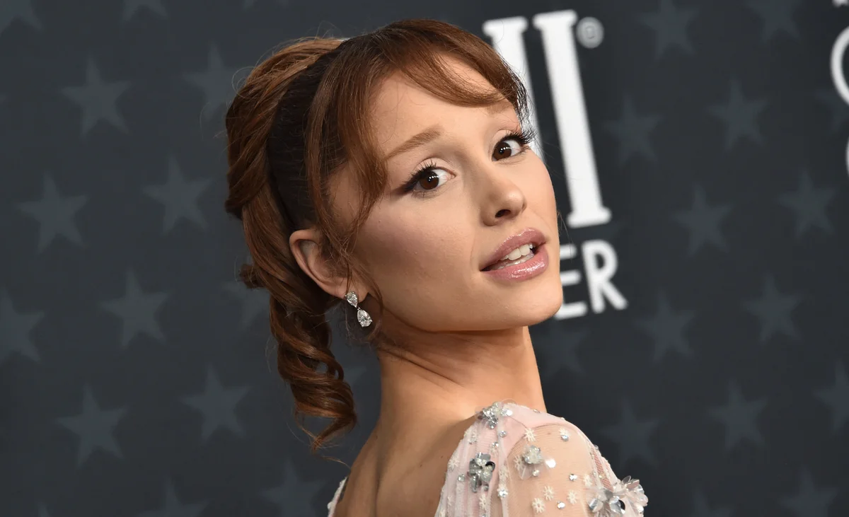 Fans maken zich zorgen om Ariana Grande: wat is er aan de hand?