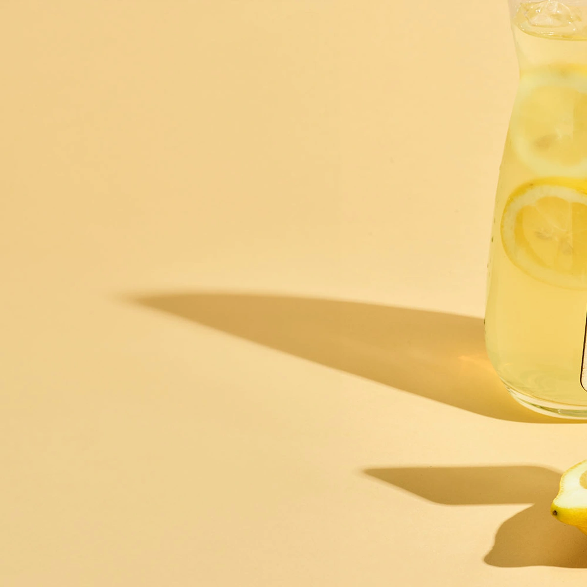 07-2024-Still-gedreven door drama-lemonade-limonade-citroenen-ranja-whenlifegivesyoulemons-hero-Tom ten Seldam.jpg