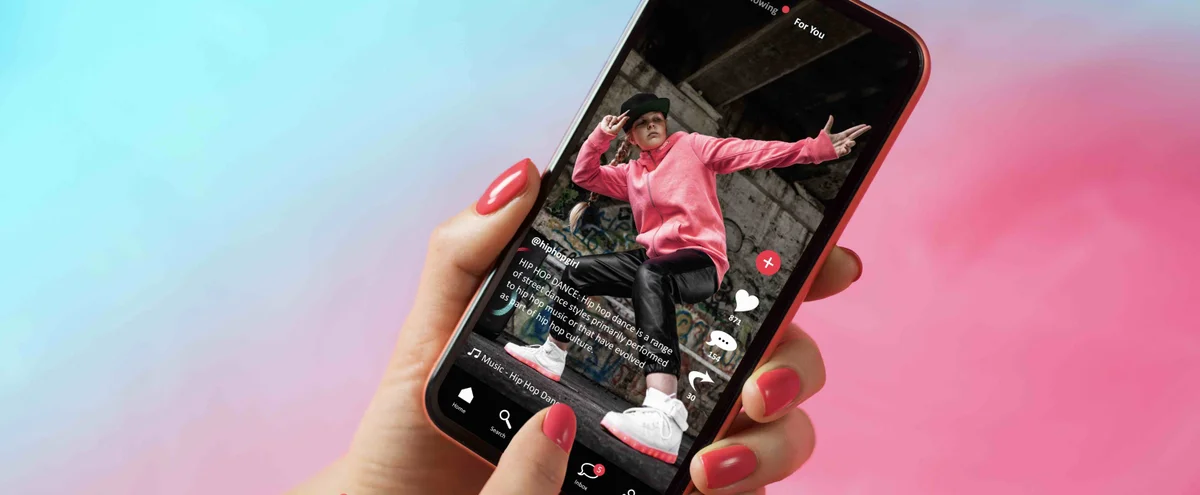 Header - TikTok - telefoon - mobiel - Shutterstock