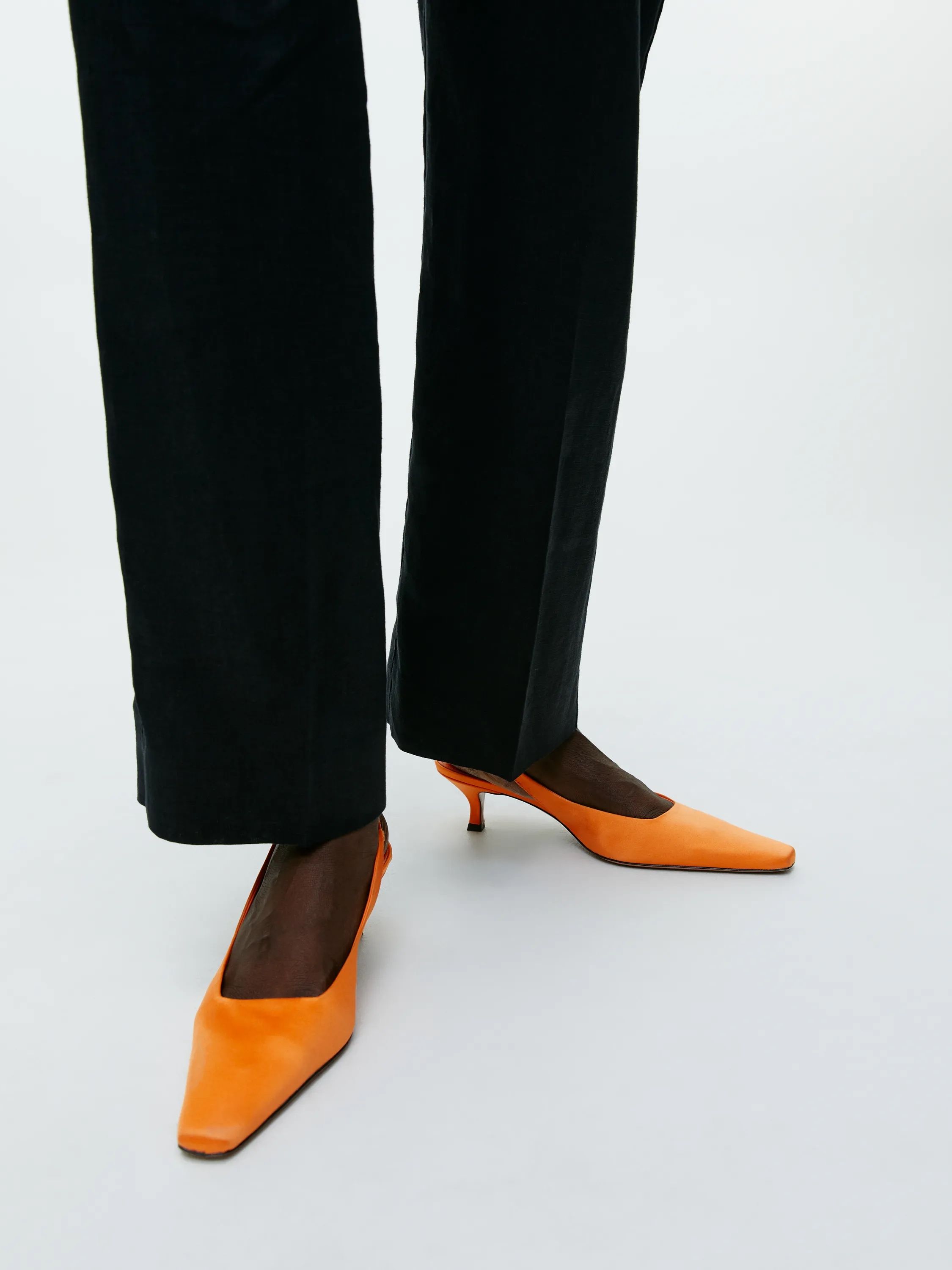 Oranje Hakken Arket