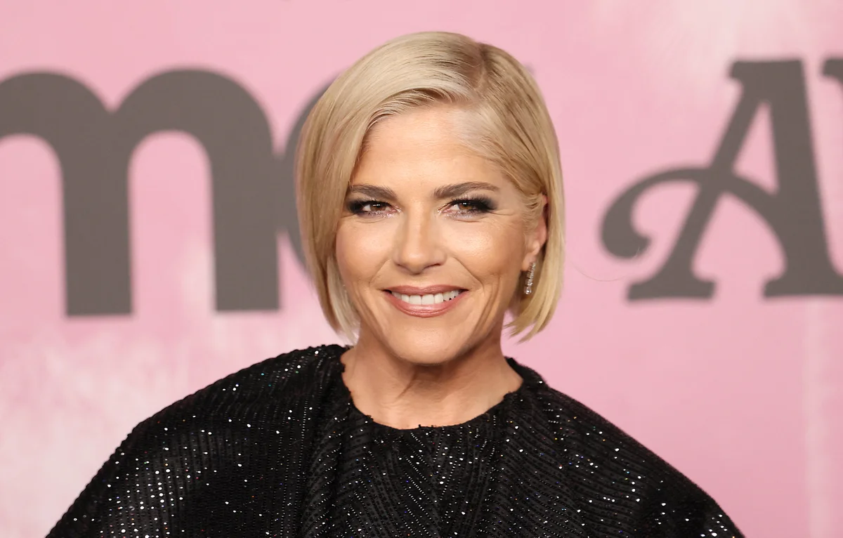 Selma Blair gebruikte op jonge leeftijd alcohol tegen MS-klachten