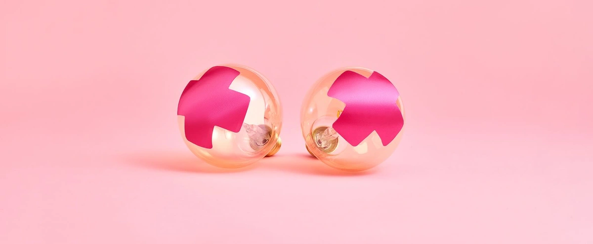 ANDC STILLS ED10 ZELFVERTROUWEN-IN-BED 01-Mag het licht uit-lampen-borsten - Header1 - Tom ten Seldam