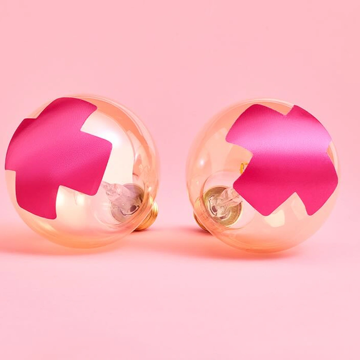 ANDC STILLS ED10 ZELFVERTROUWEN-IN-BED 01-Mag het licht uit-lampen-borsten - Header1 - Tom ten Seldam