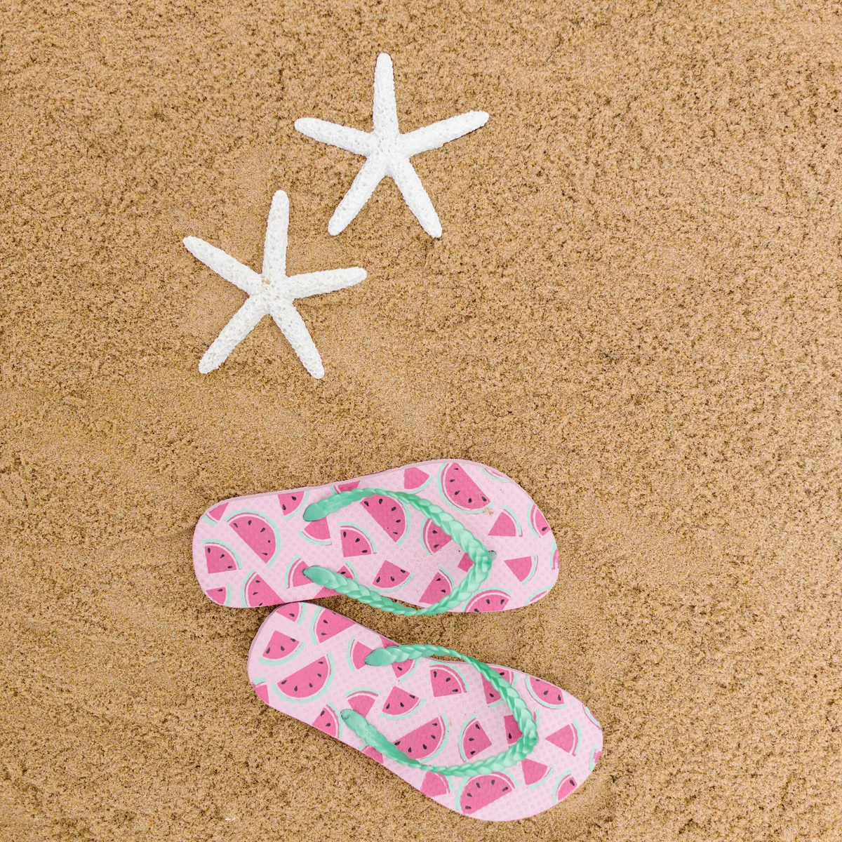 5 tips om teenslippers chic te maken