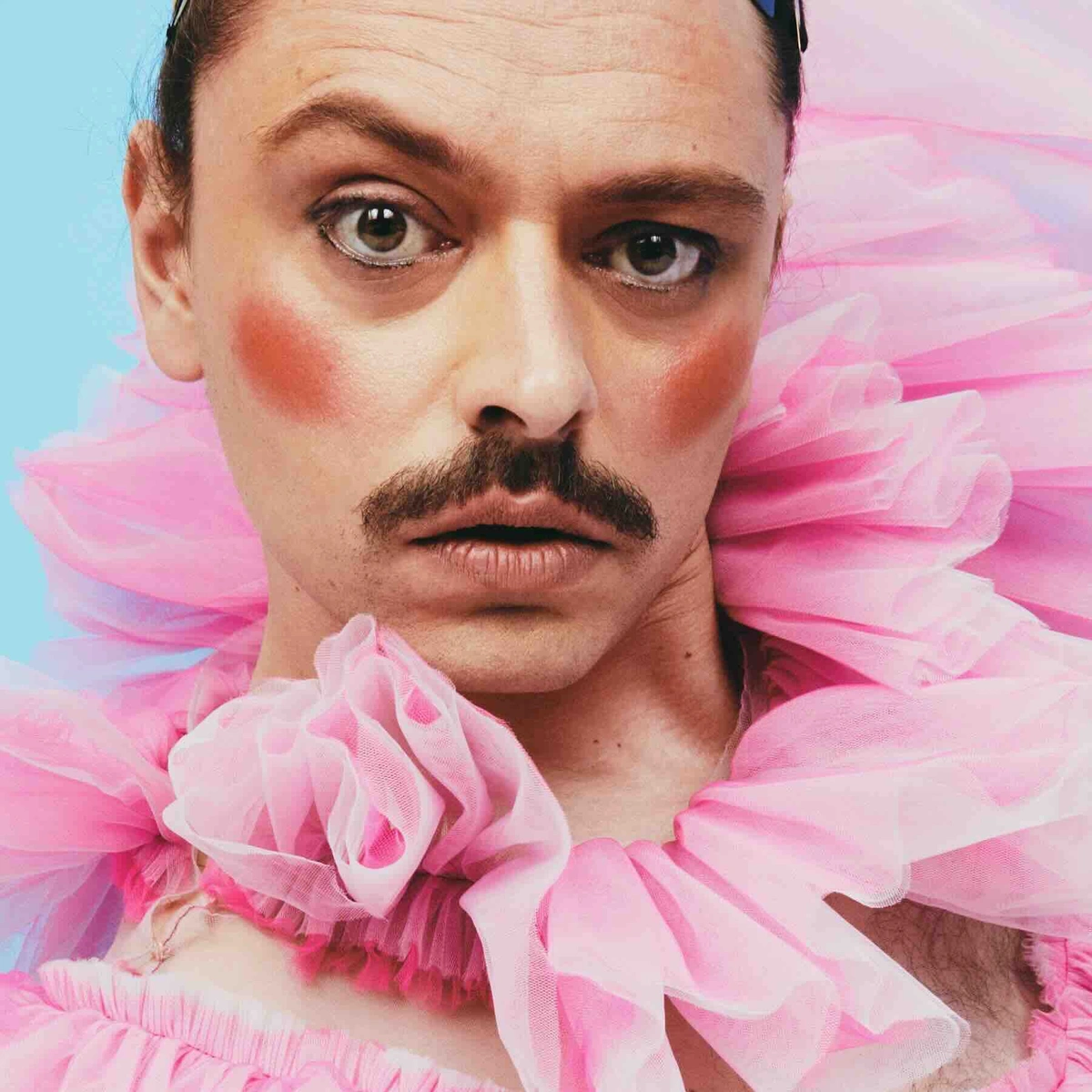 &C07 - 2020 - Stefano Keizers - Gover Meit - groot interview - jurk - rok - roze