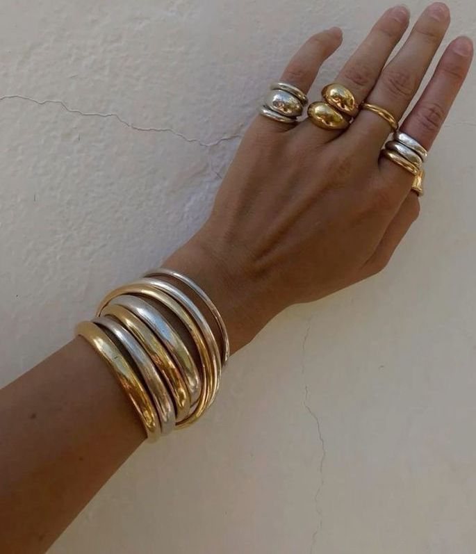 handvol sieraden 