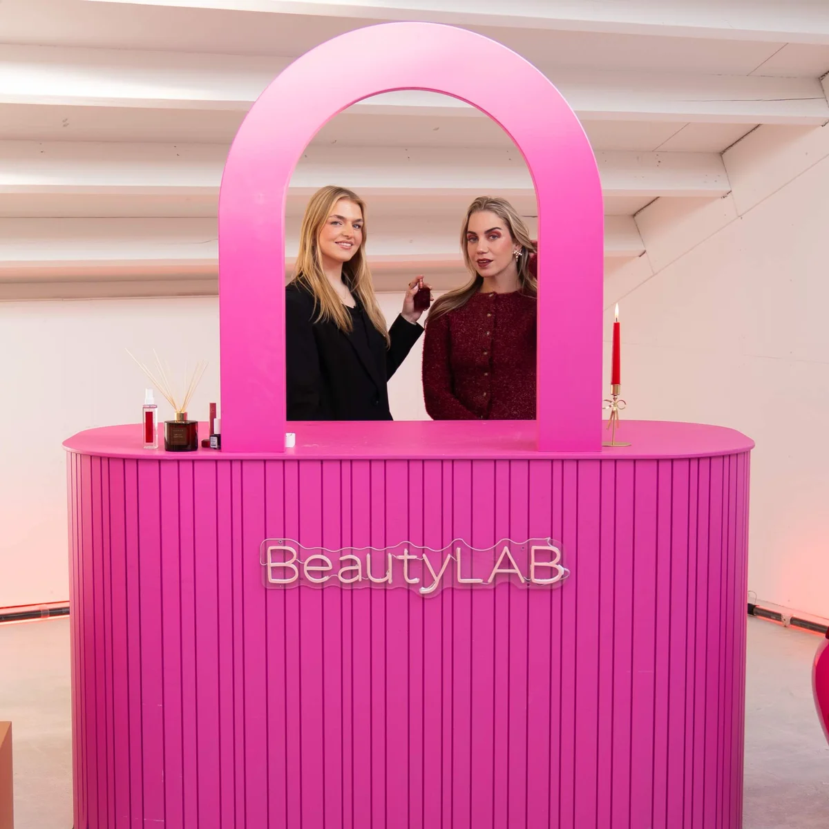 header - ICI PARIS XL - BeautyLAB - Cherry christmas - 2025