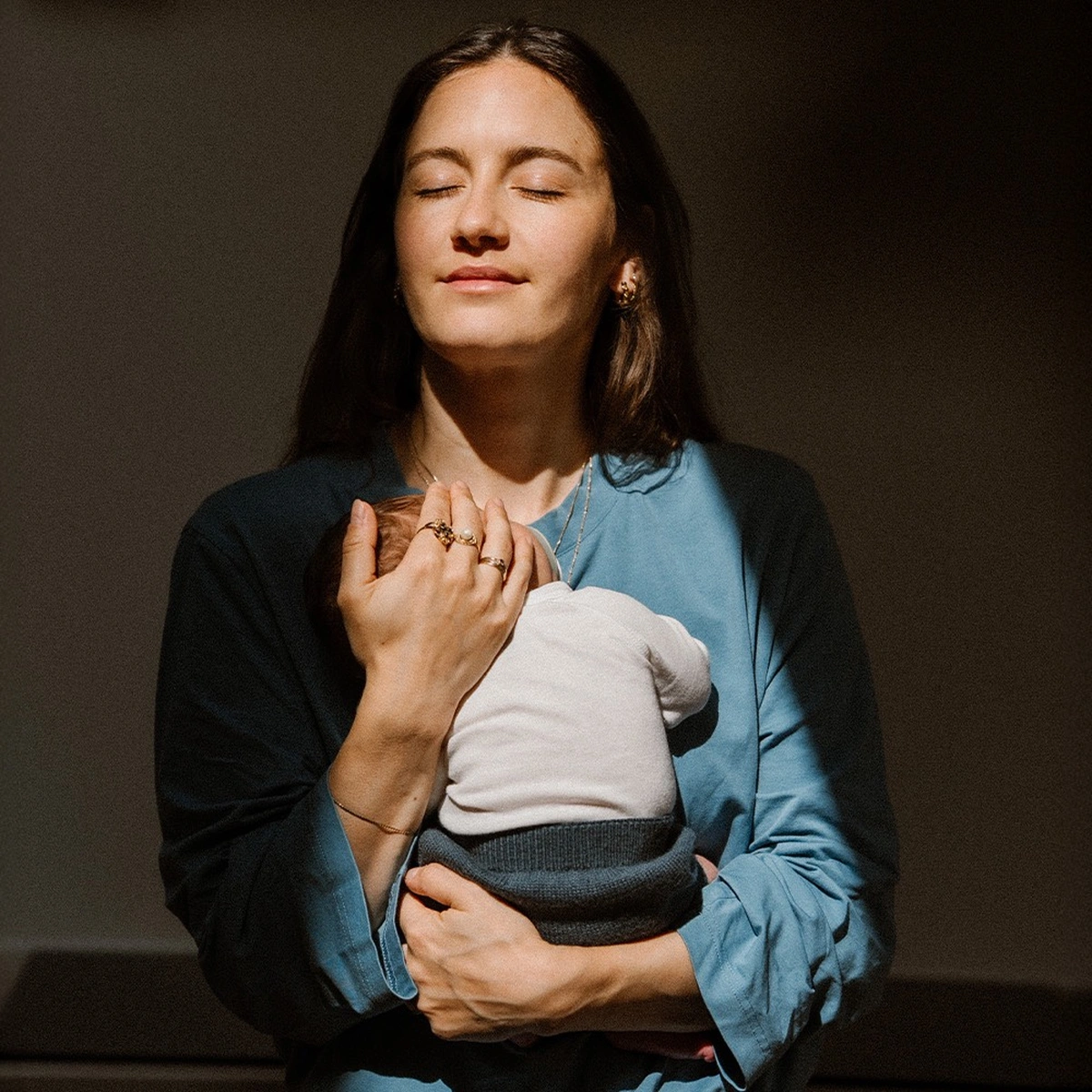 Headerbeeld - Anne van der Burg - Net moeder en ongeneeslijk ziek - fotografie Joanne de Lijster