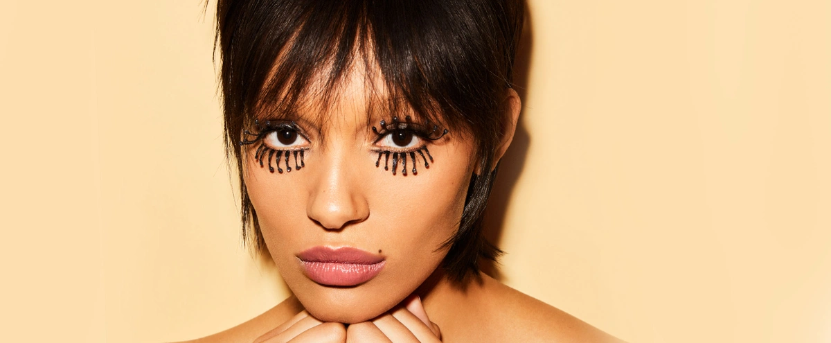 header - wimpers - beauty - valentina - vos