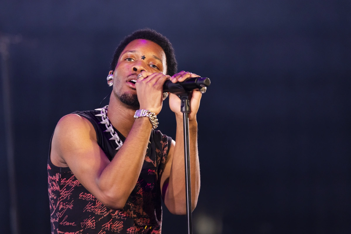 Zanger D4vd aangeklaagd voor moord op 14-jarig meisje