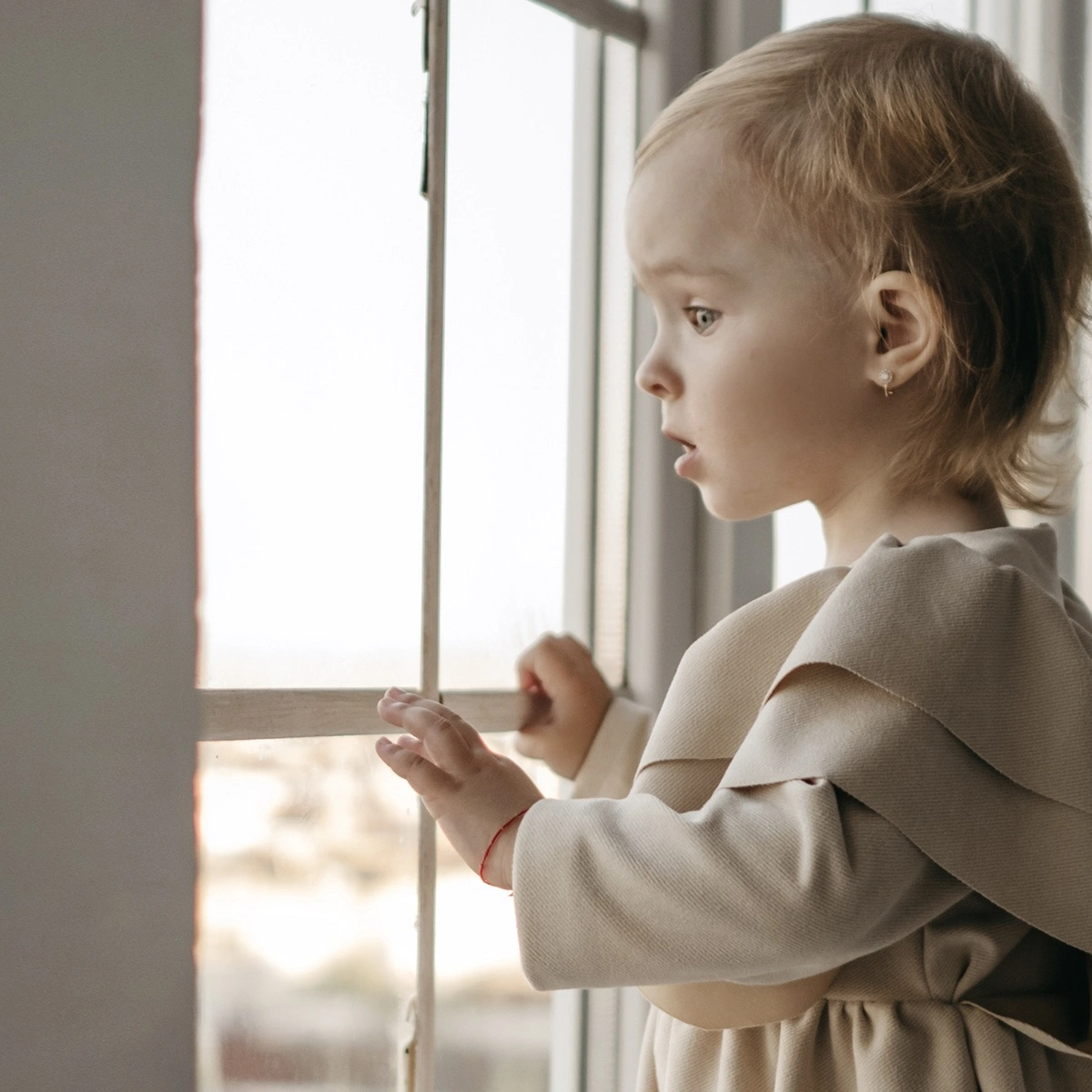 Header - Kind - Beige - Shutterstock