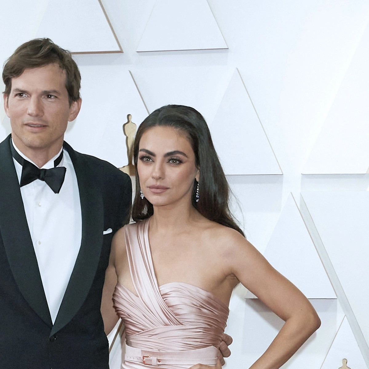 Header - Mila Kunis - Ashton Kutcher - BrunoPress