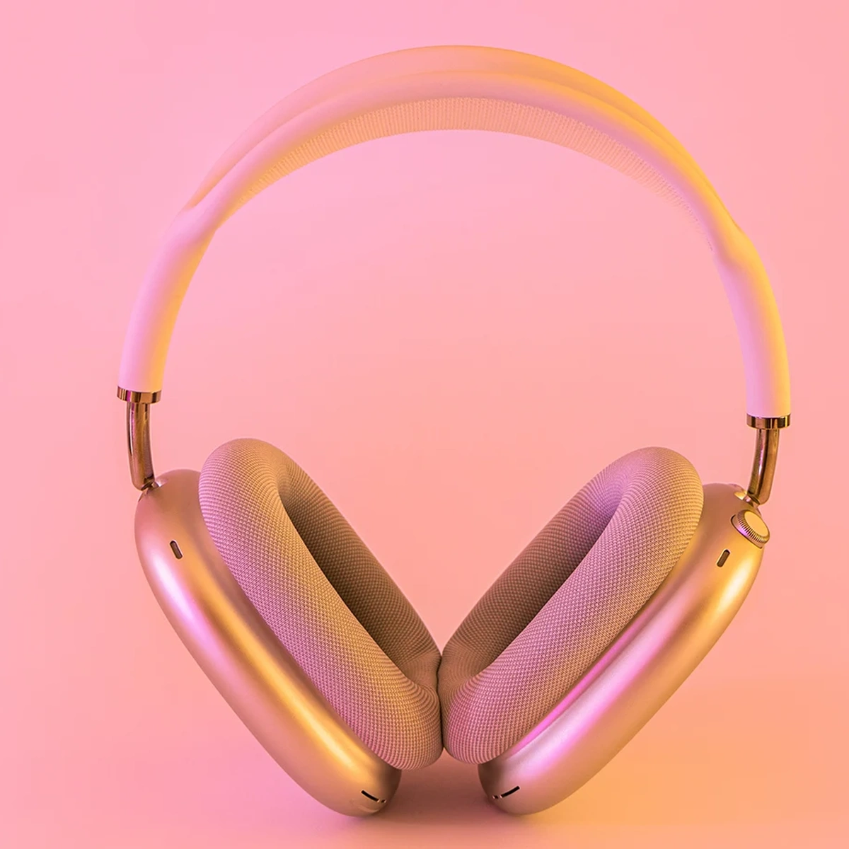 header - koptelefoon - bluetooth - roze - elektronica - unsplash