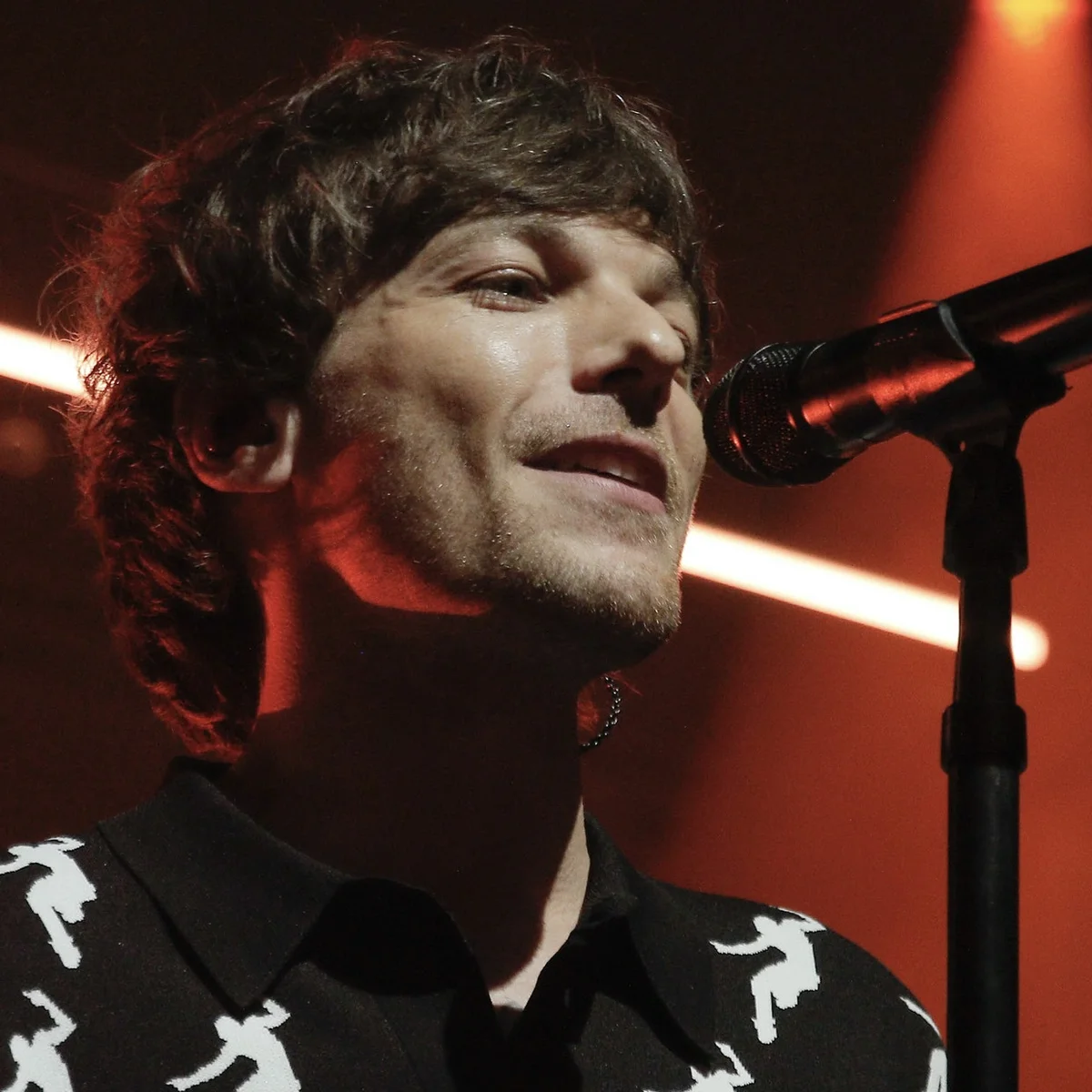 Header - Louis Tomlinson - BrunoPress