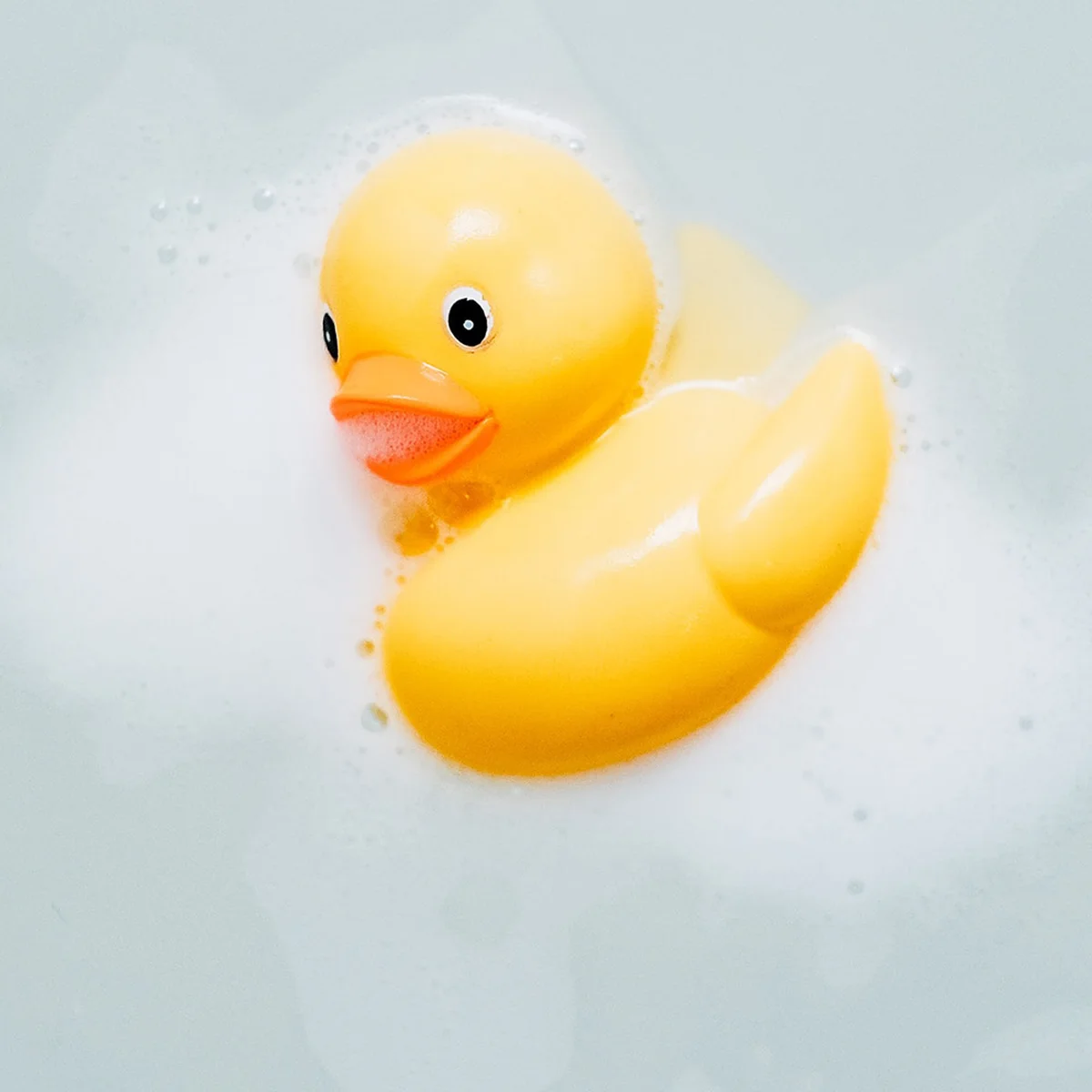 header - bad - baby - speelgoed - wassen - unsplash