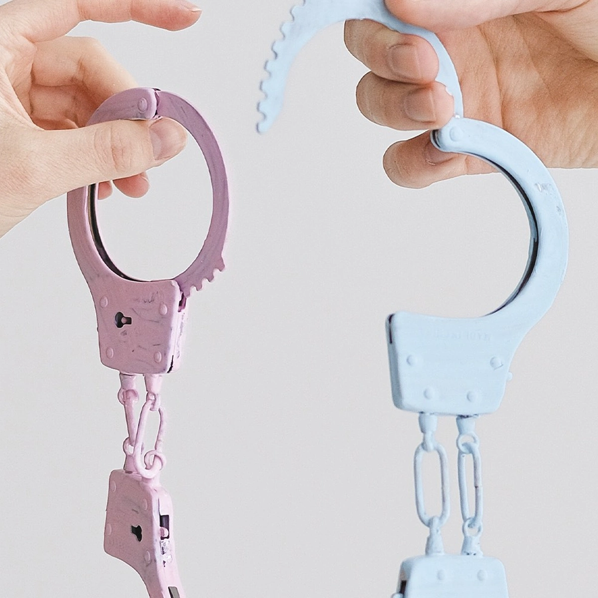 hero handboeien - seks - handen - pexels anna-shvets