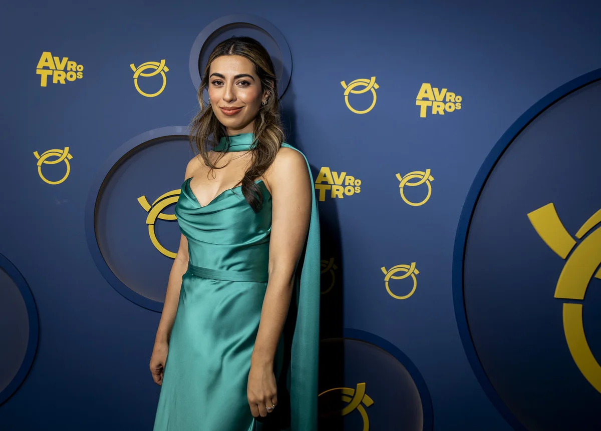 Beschuit met muisjes: Hila Noorzai bevallen van een zoontje 