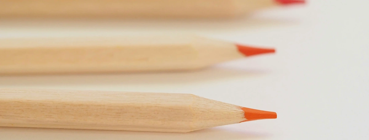 Header/hero - rood potlood - stemmen - politiek - verkiezingen - Unsplash