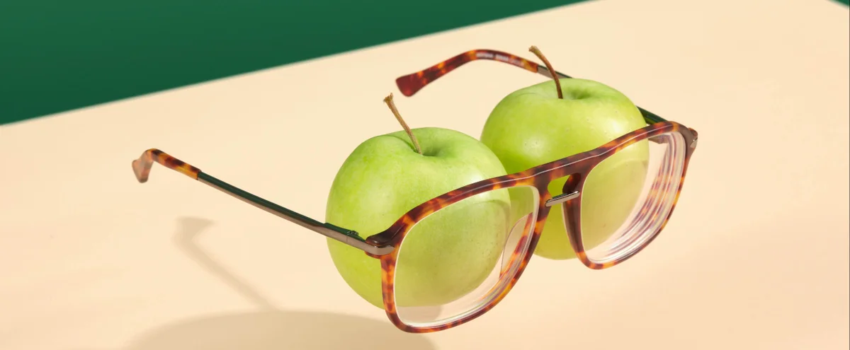 header - Pearle - appel - bril - leesbril - Shutterstock