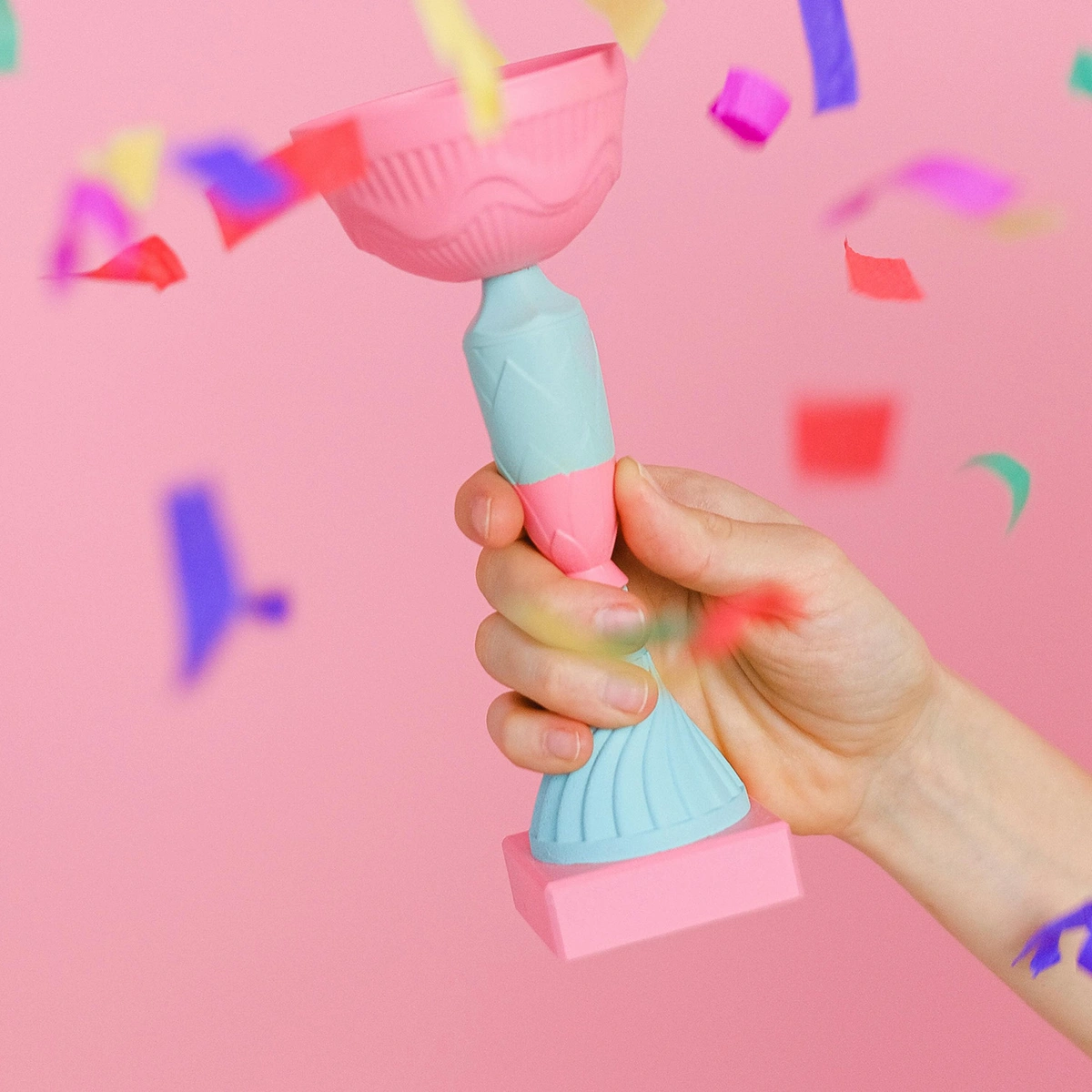 Trofee - winnaar - confetti - beker