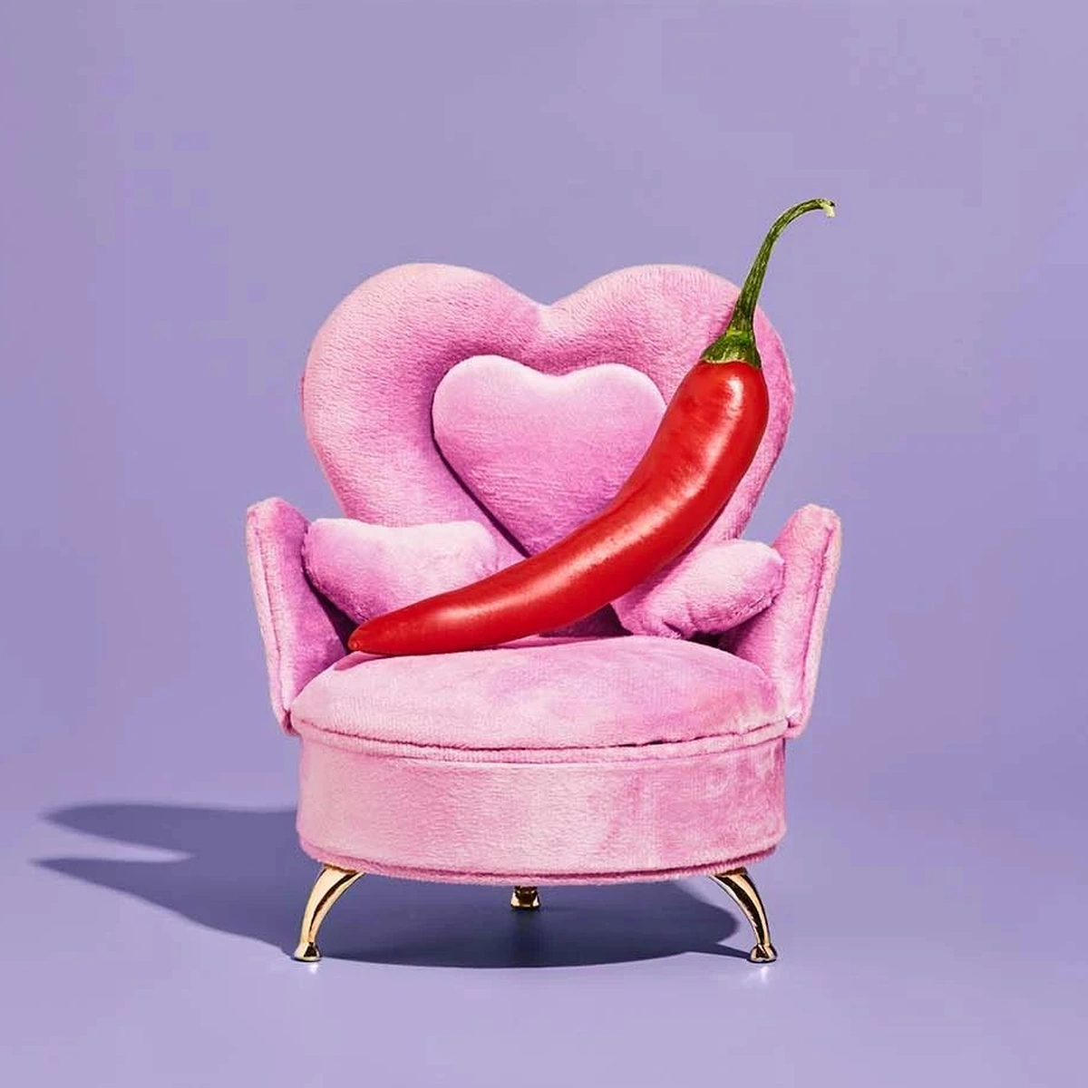 02 - B&M Verhaal 3 Liefde en Seks - stoel - roze - peper - Fotografie Tom ten Seldam - Styling Cheri van RIjn - header