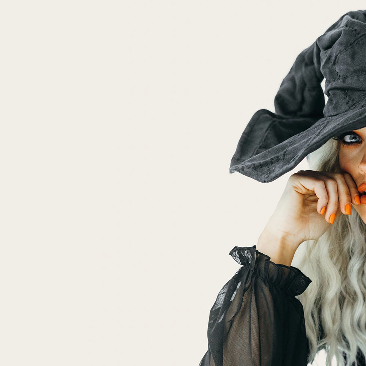 hero - halloween - looks - heks - unsplash