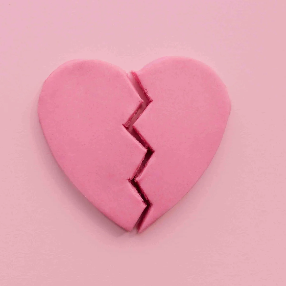 gebroken hart - liefdesverdriet - Freepik