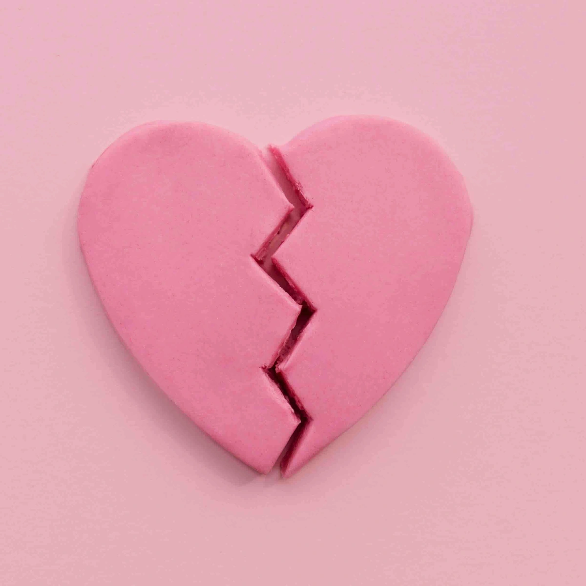 gebroken hart - liefdesverdriet - Freepik