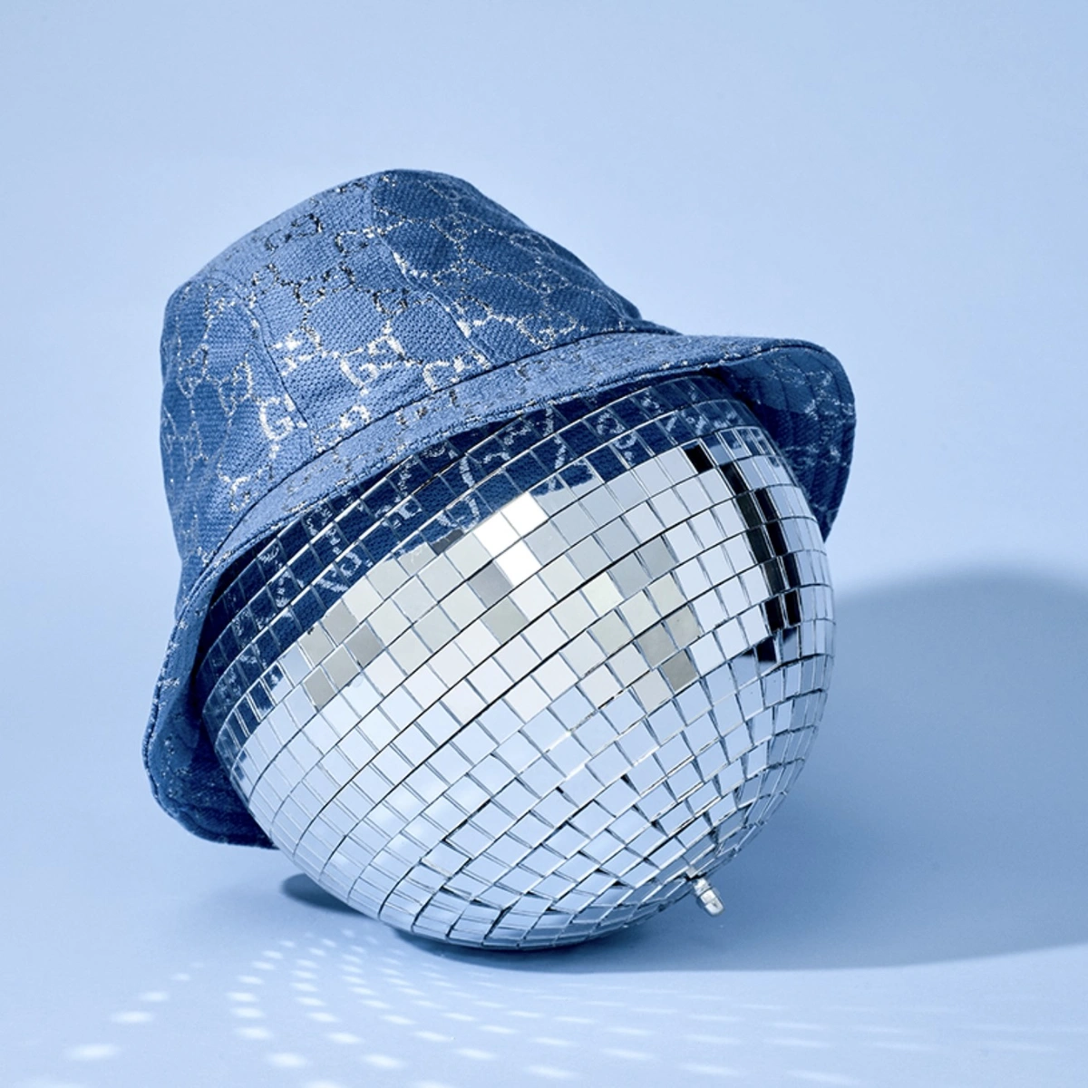 Header - discobal - hoedje - &C beeld